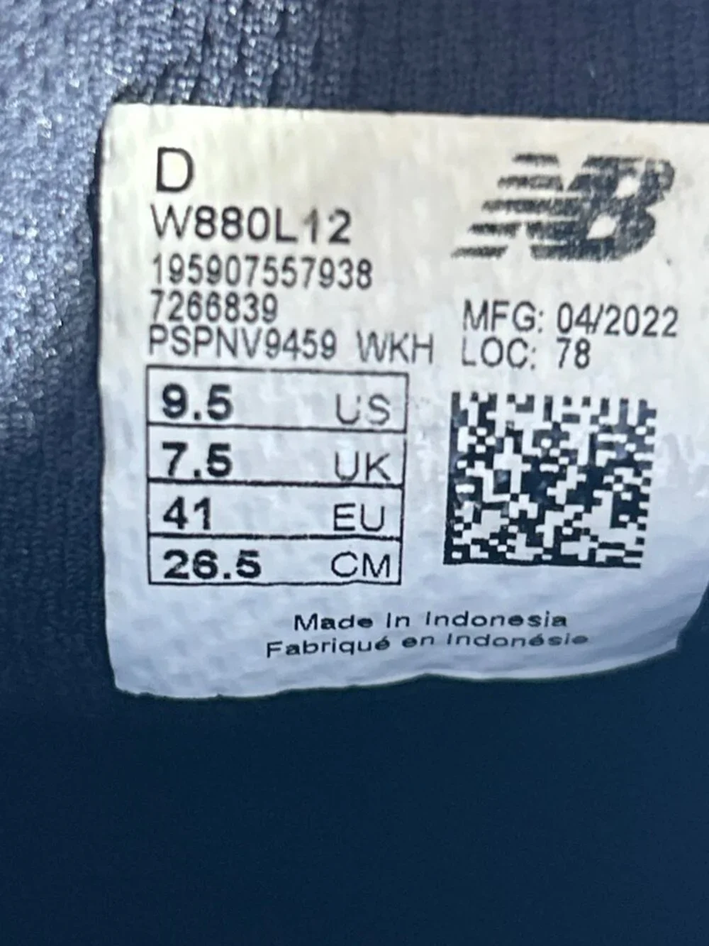 New Balance Fresh Foam 880 Womens Running Shoes Size 9.5 D Blue Walking Sneakers